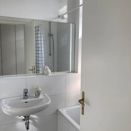 Апартаменты 3 Zimmer-lounge In Suelz Mit Kueche, Balkon, 2 Baeder, 00320 Кёльн