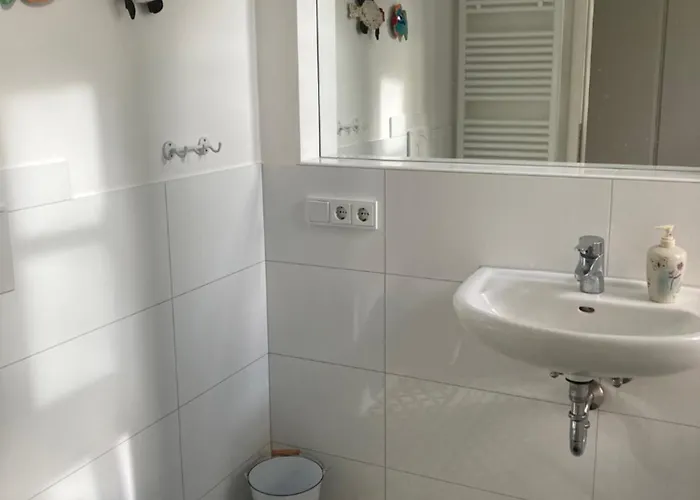 Apartamento 3 Zimmer-lounge In Suelz Mit Kueche, Balkon, 2 Baeder, 00320 Colonia